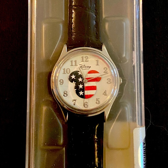 9/11 Patriotic Mickey Watch - Picture 1 of 3